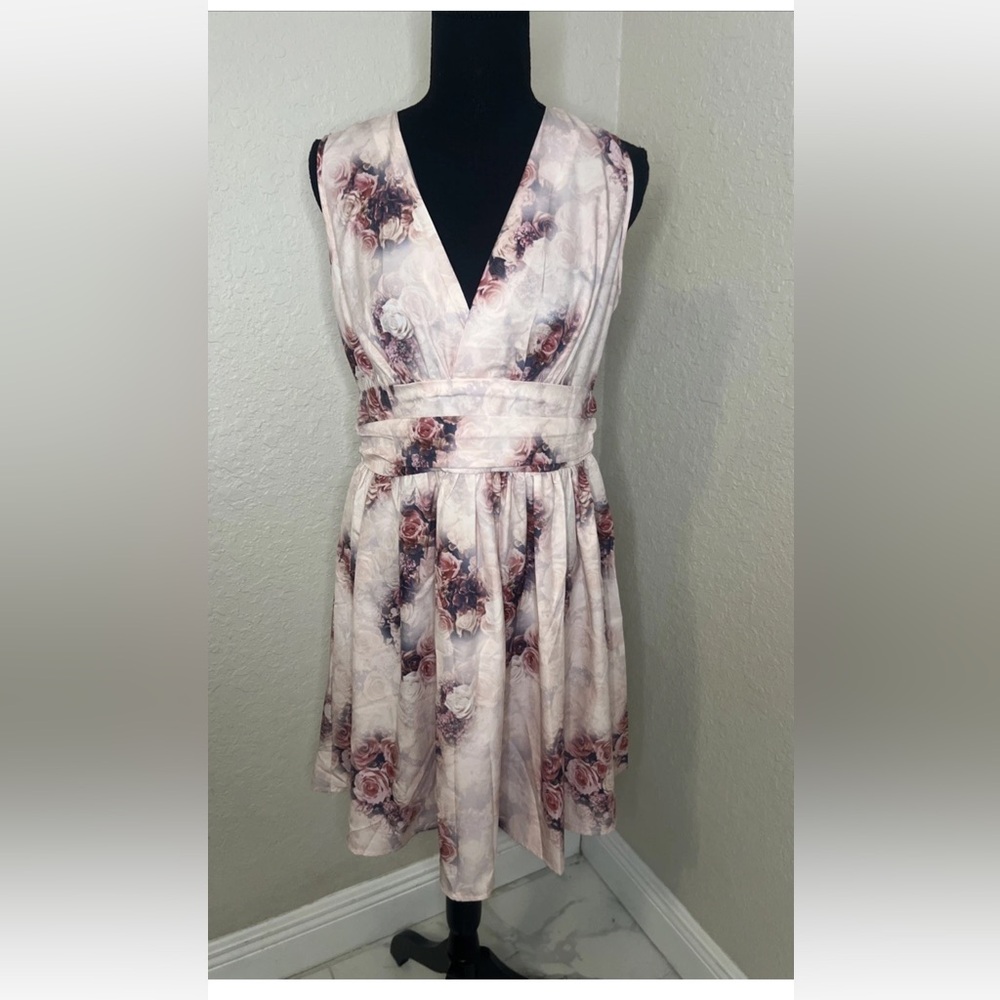 Chicme Women’s V-neck Sleeveless  Dress Printed Size Large